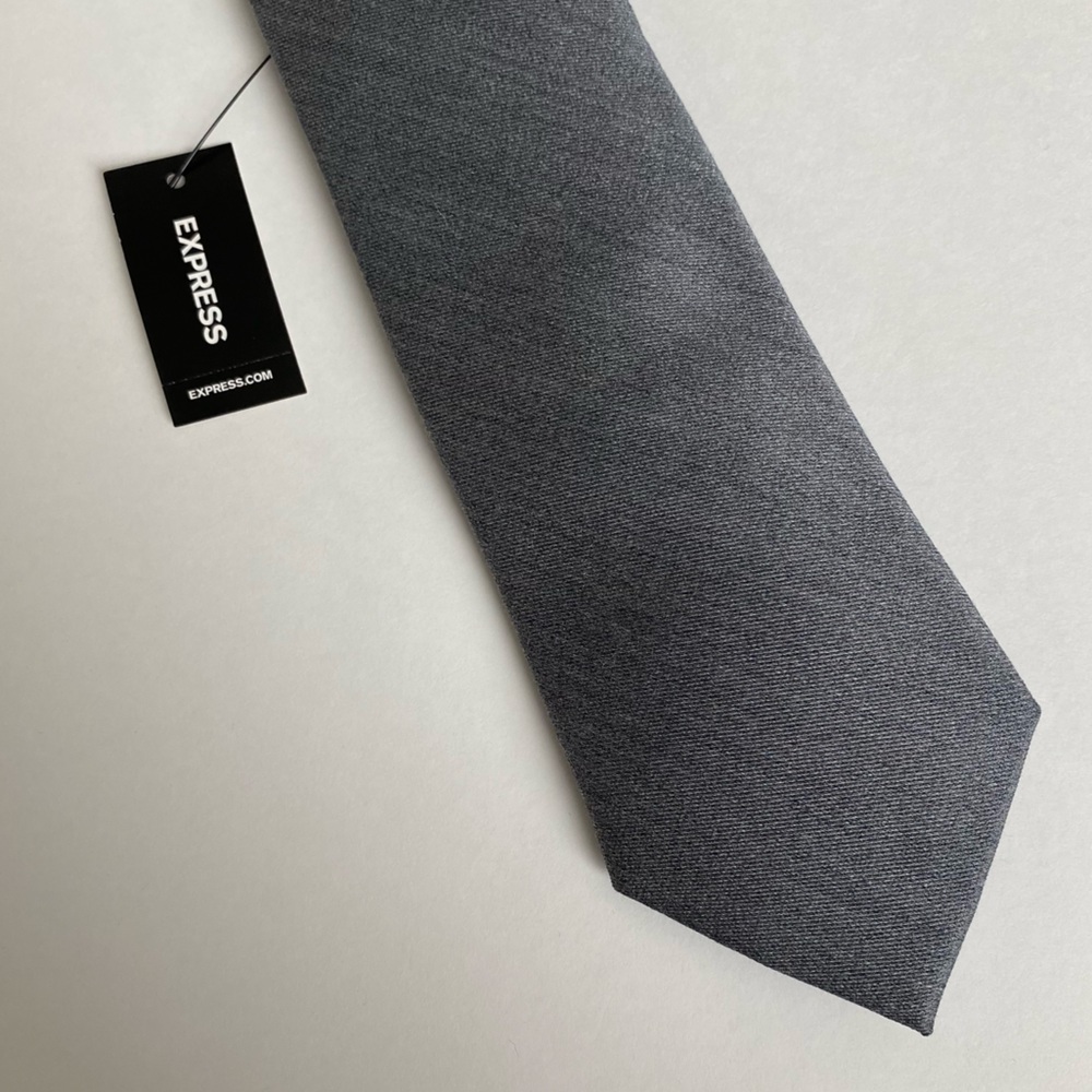 NWT: Express Tie